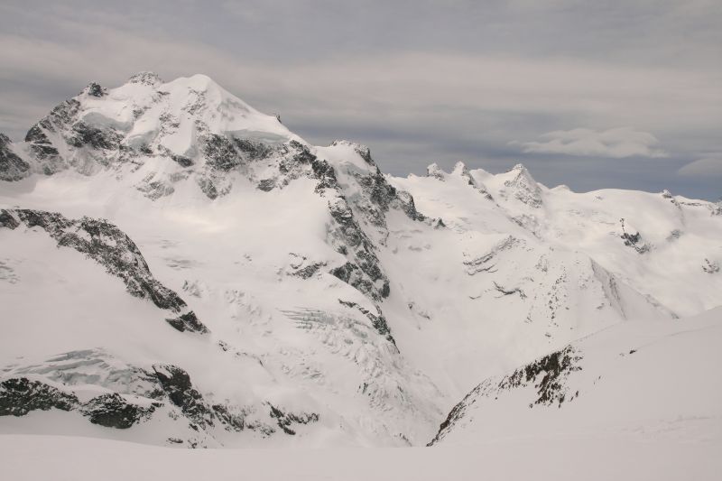 Piz Roseg : Dents de La Sella et Glüschaint à droite