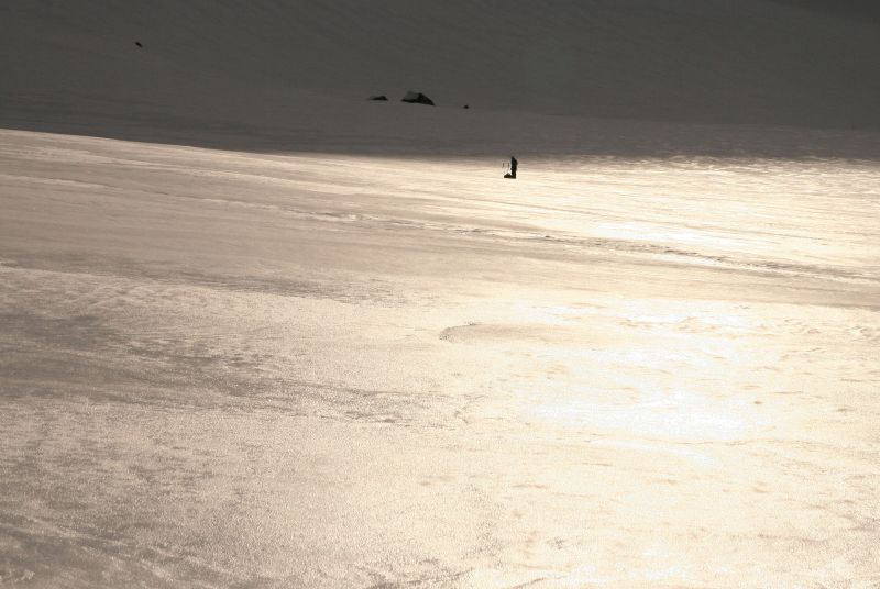 Dernier jour : Denis sur le glacier entre le col Sella et le couloir vers Marco e Rosa