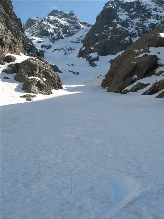 #5 vue du bas du couloir à 1700 : vers la Bocca Pampanosa à gauche vue du bas du couloir à 1700 : vers la Bocca Pampanosa à gauche