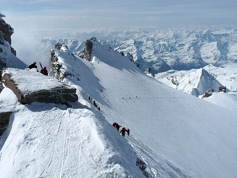 Du sommet : Du sommet, vu sur la dernière partie de la montée; y'a pas tant de monde que ca d'après cette photo finalement...