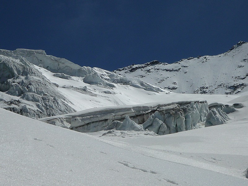 glacier du geay : petit passage sous les séracs