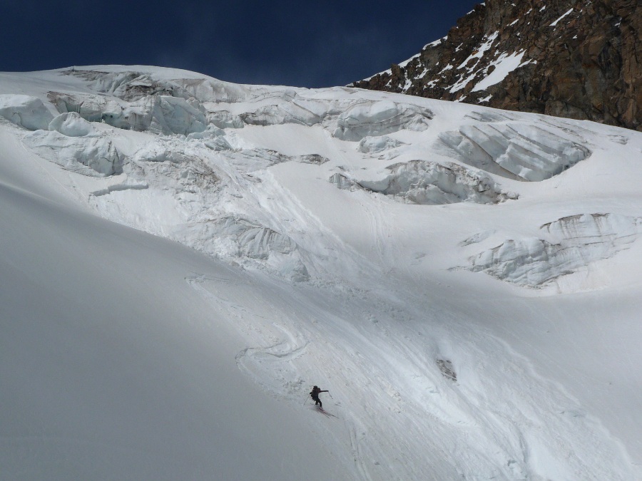 Tribolazione : Descente en rive gauche du glacier de la Tribolazione