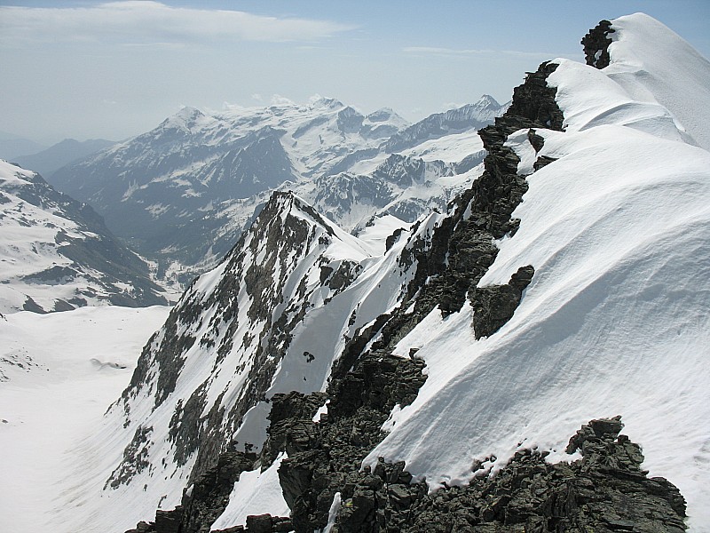 Dent du Colerin : Vue sur la Dent du Colerin et l'Italie
