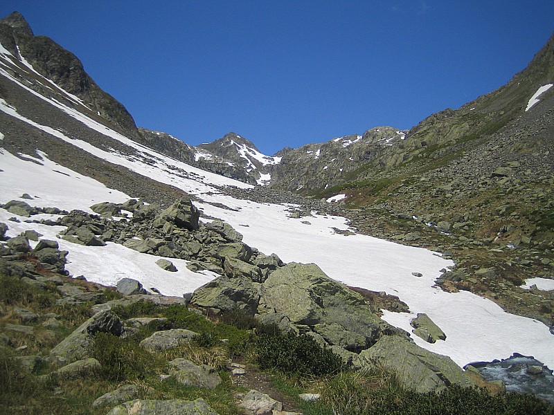 combe de la Croix : bon, il faudrait peut-etre penser a mettre les skis sur le sac....
