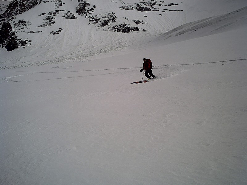 tout bon : à 3000 la neige est encore bonne