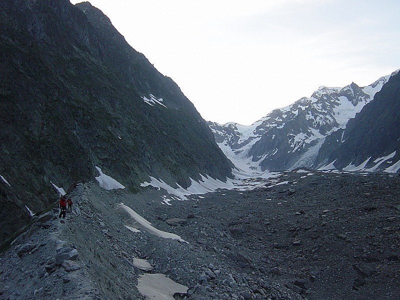 Glacier de Miage : c'est bien ces fins de journée ou ça skie jusqu'à la voiture