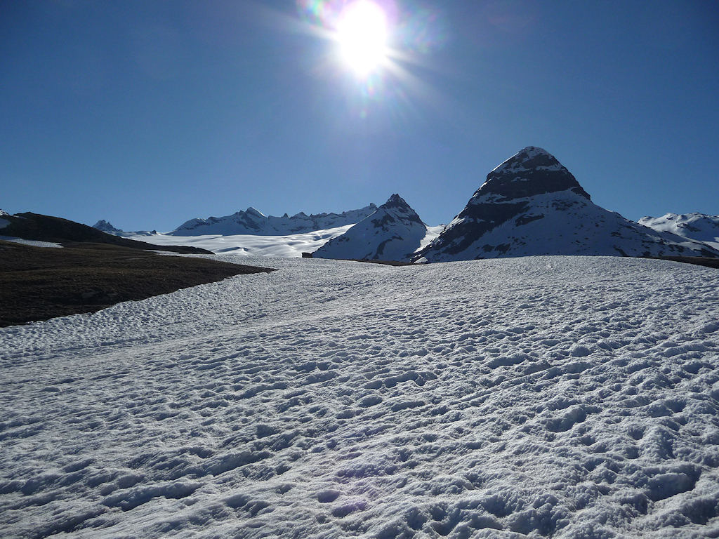 A main gauche : Clacier du Mulinet et Mont Séti