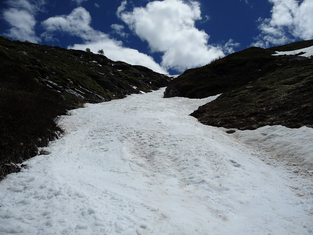 Bien skiable : Le lit du torrent est bien rempli, mais prudence tout de même.
