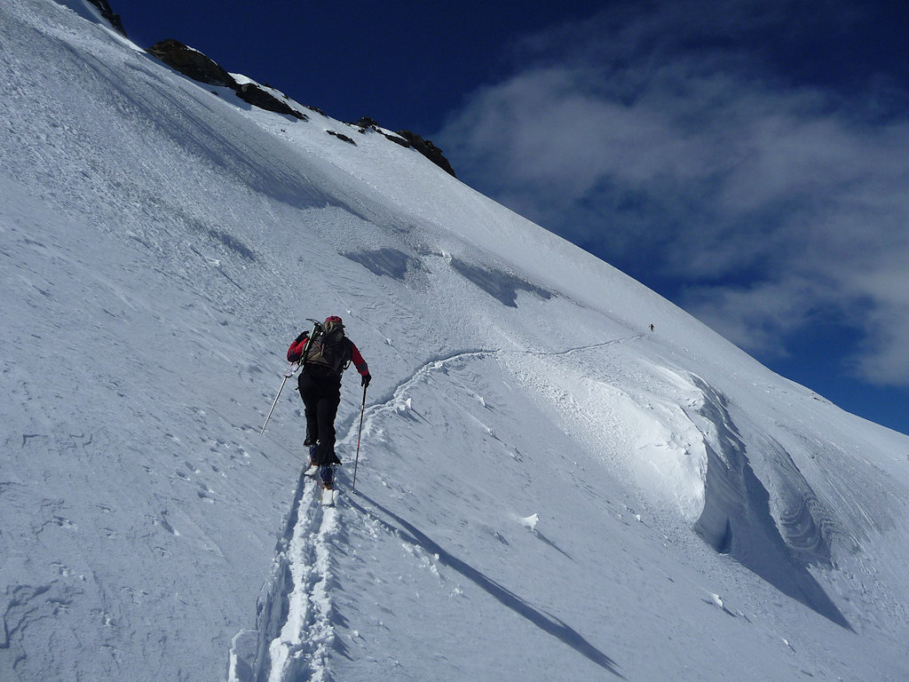 Traversée au dessus des séracs : Pas de problème avec cette neige.