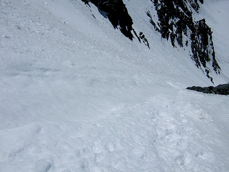 couloir Central : des bandes de neige purgée plutot que des goulottes
