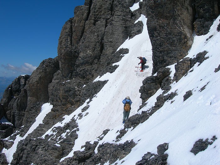 Départ du sommet skiable : Neige bien piègeuse