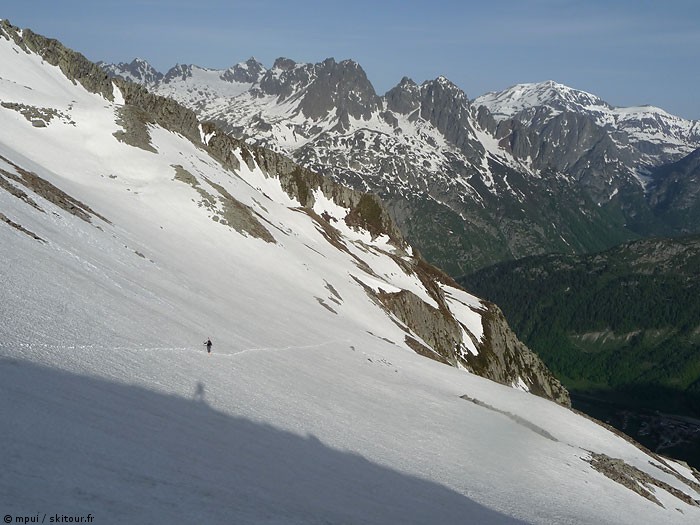 Névés inférieurs : Longue diagonale pour trouver le glacier