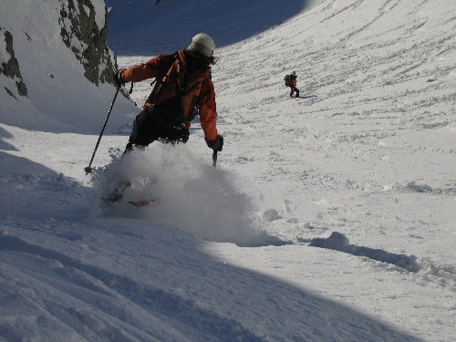 marika : on voit bien le cone du couloir travaillé par les descentes...malgré tout, de quoi s'amuser dans les contrepentes!