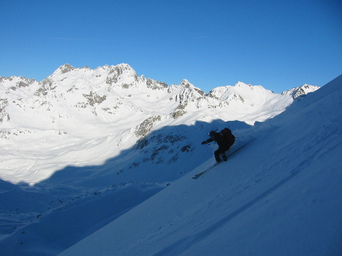 cyril : cyril dans la poudre de la descente du moretan