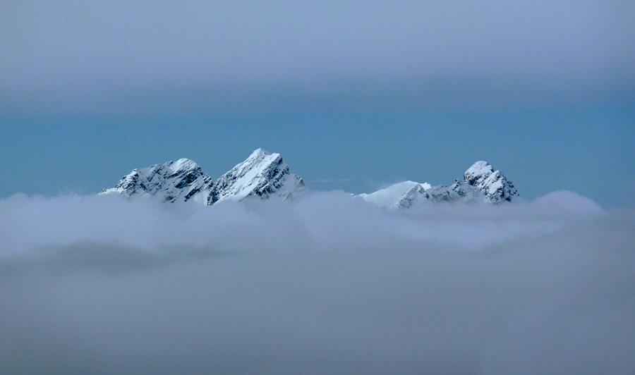 Les Bornes : Vue sur Jallouvre, pte Blanche et pte du Midi. (8/11/09)