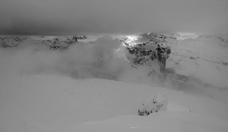 sommet de Tête Pelouse : trouée sur le cirque des fonds