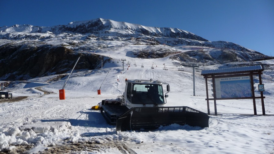 Depart : heureusement que la dameuse est passée, sinon il n'y aurait plus de neige