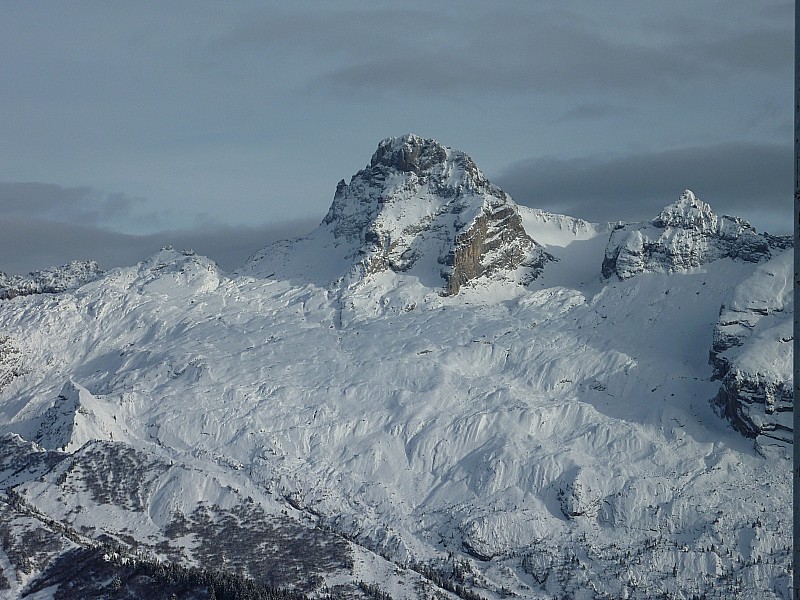 Mont Lachat 02 12 2009 : Petit zoom sur la Pointe Percée et le Col des Verts