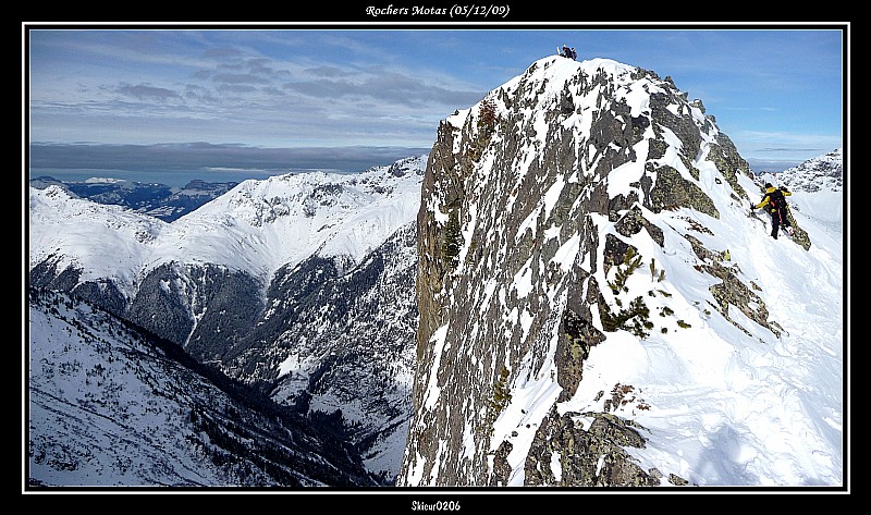 Le sommet : Rochers Motas (2474 m)