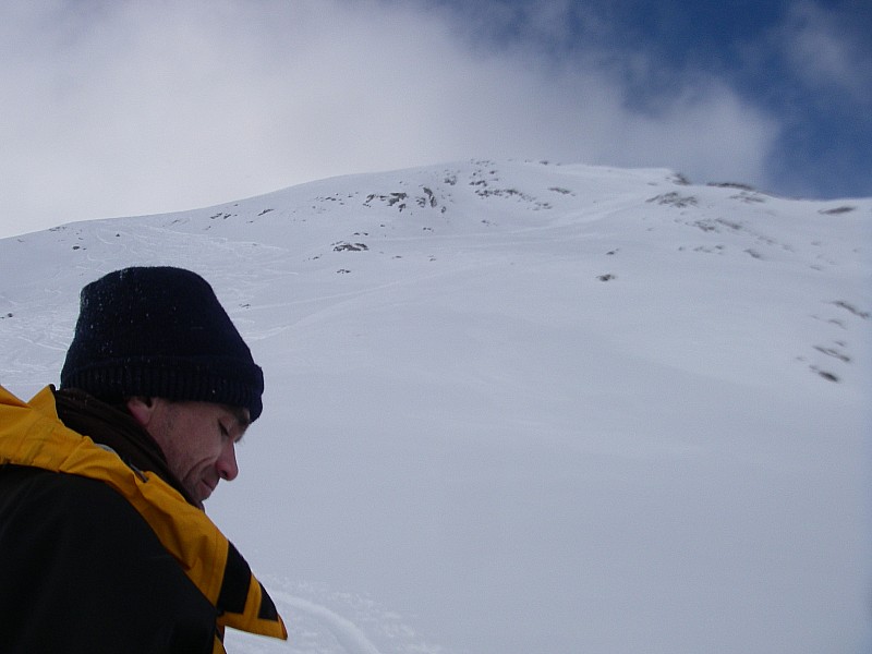 vue du sommet : Le voilà sortit du brouillard