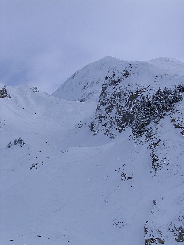 Col des Porthets : Le Charvin en arrière-plan, c'est la partie bonne-à-skier du parcours