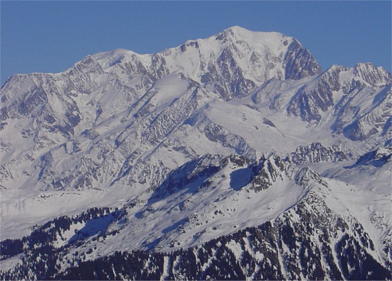 Mont-Blanc : Vue exceptionnelle sur le Mont Blanc depuis le sommet
On distingue tres bien Tré la Tete, Bionnassay, Aiguille et Dome du Gouter, Dome de Miage et la descente par le Glacier d'Armancette
