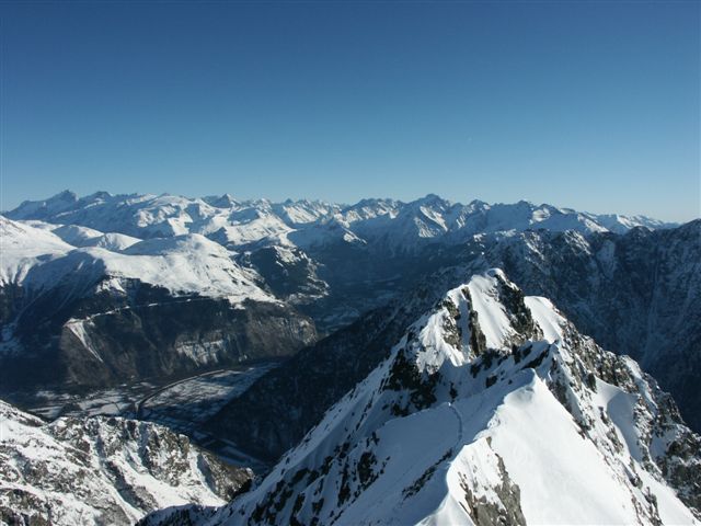 Tour de Jasse Bralard. : Superbe panorama du sommet du pic de Mirebel.