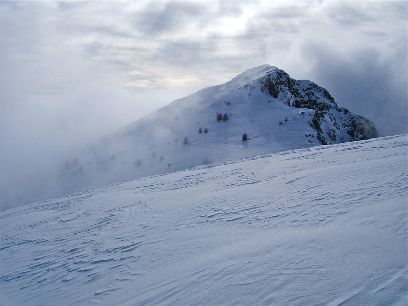 Pétoumier : Baus de la Fréma, la brume gagne du terrain et la super descente avec la meilleure neige va être gâchée.