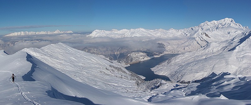 point 2295 (Mt des Acrays) : Sur la crête venant du passage de Miraillet, vue à 360° du Mt Blanc à la Vanoise
