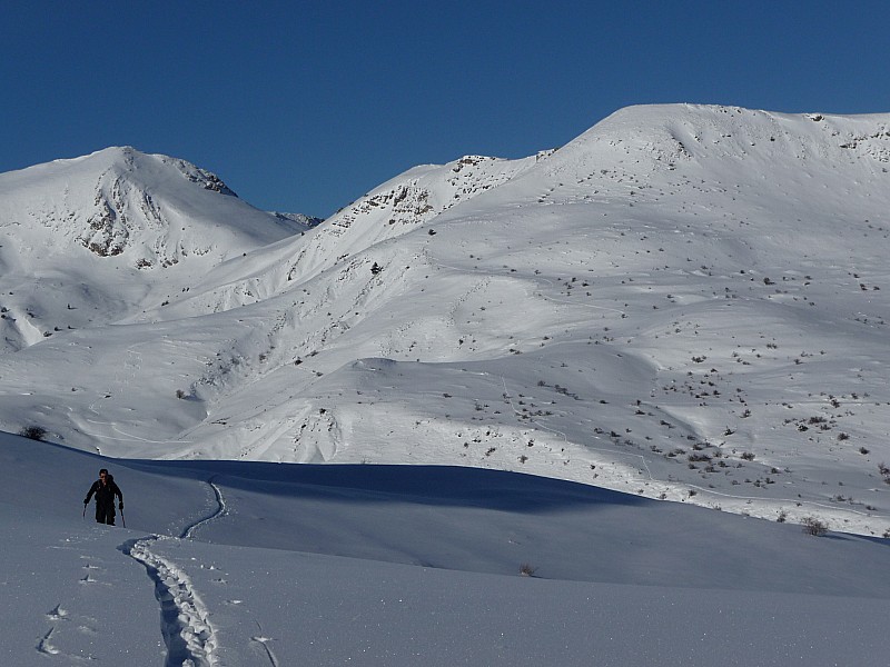 Gde Cloche de Barles : Grande traversée sous la petite cloche pour rejoindre le col 1734m