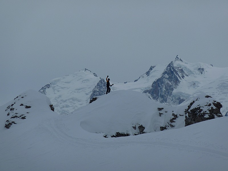 Pointes longues et sa combe : David au sommet face au massif du Mt.-Blanc