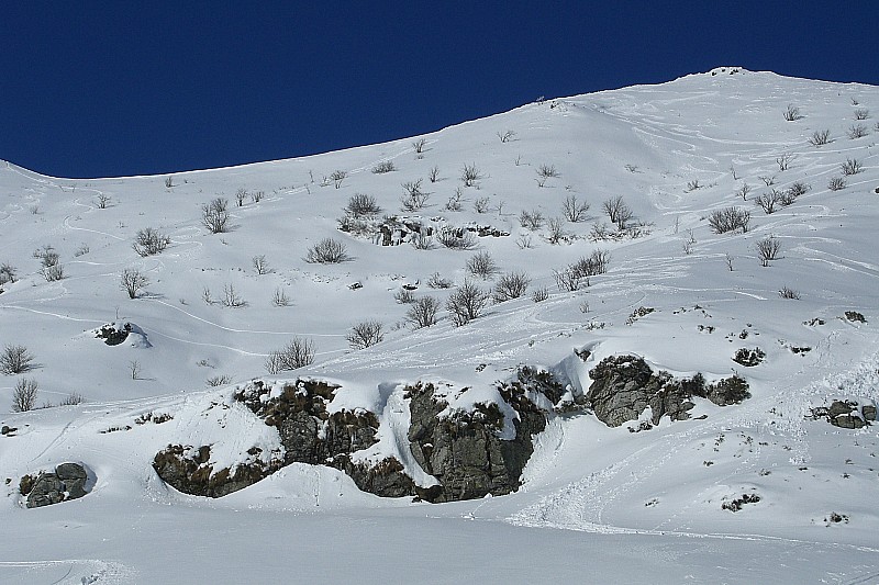 Face sud : Plusieurs traces maintenant dans une neige tip top