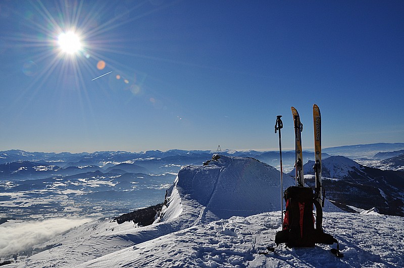 Le Pic : Quelle récompense de tourner les yeux sur 360° avec blancheur à perte de vue, d'E en W et du N au S.
