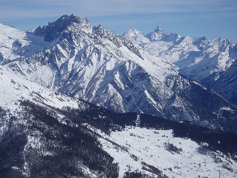 Hotel Jorasse : Le Cervin - gross montagne quand meme