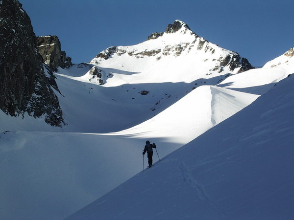 Comberousse : La face ESE de Comberousse. On y voit (pas sur la photo) une trace assez jolie.