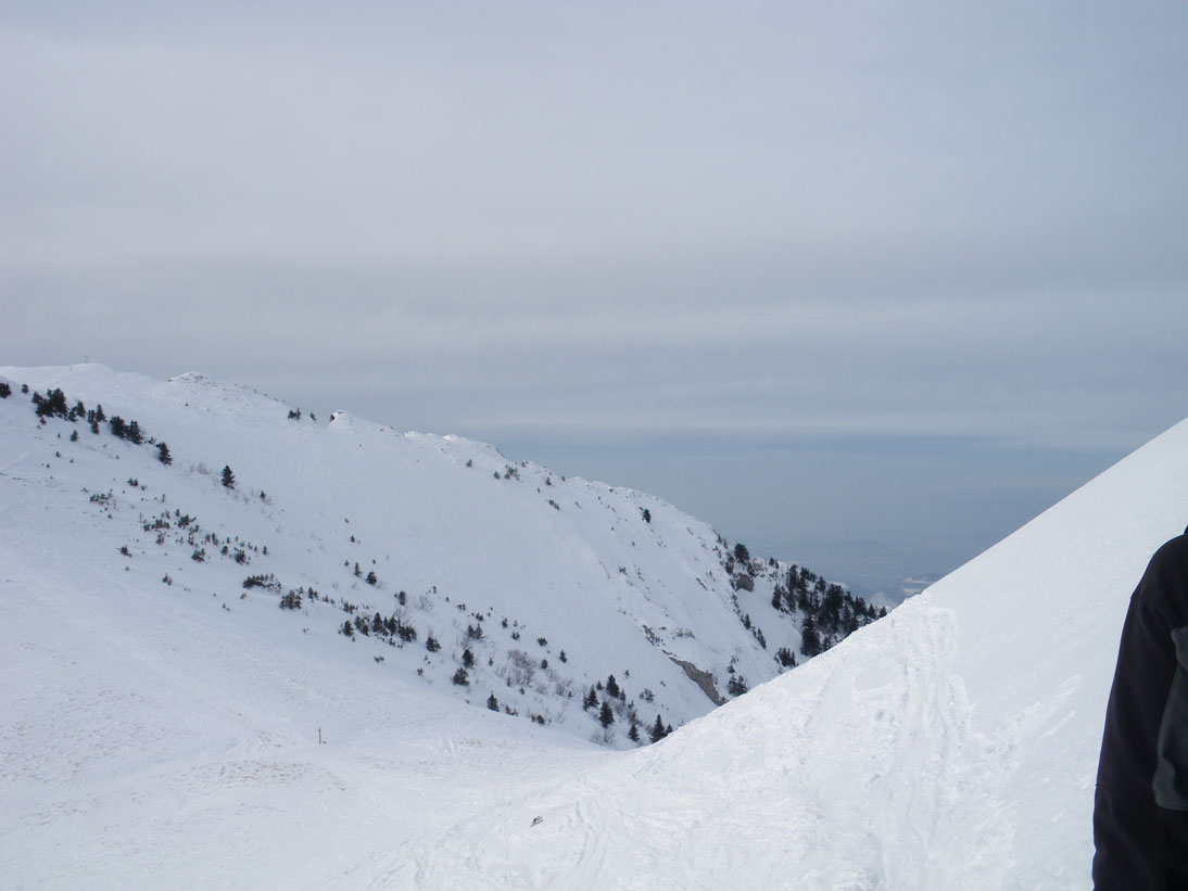 petit som : en passant du col de bovinant a celui de leychaud, la croix du petit som au fond a g