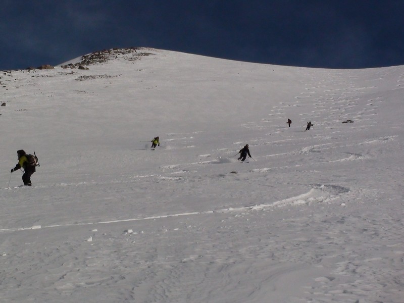 Descente vers la col Lasseron : Là ça ne se pose plus de question : ça envoie du steak !