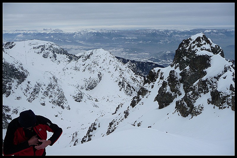 Pointe 2437 : Au sommet, en arrière plan, Chamrousse et Vercors.