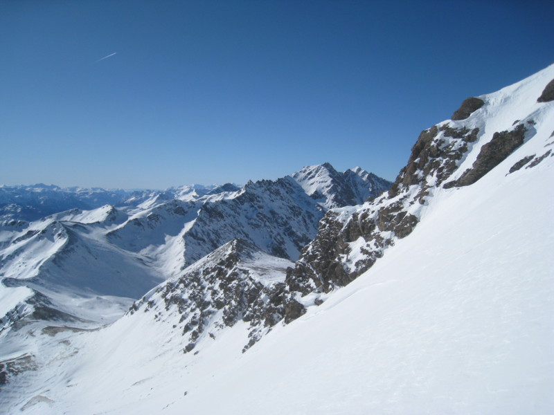 Bric Froid : juse avant d'arriver au pied de la barre sommitale