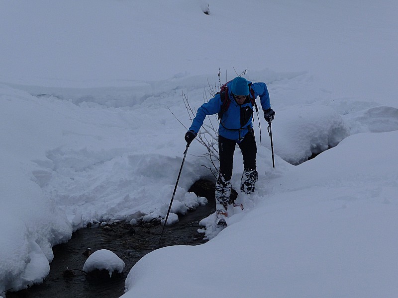 Clot Ginoux : Traversée de la rivière...