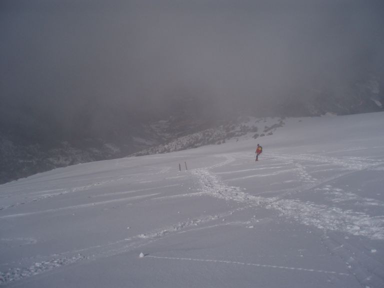 Montagne d'Angèle 2 : Sous le sommet on retrouve un peu de visibilité. La neige est très bonne