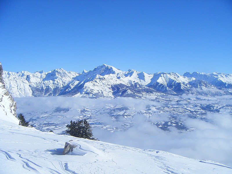 gleize 4 : le champsaur sous les nuages et le vieux chaillol.