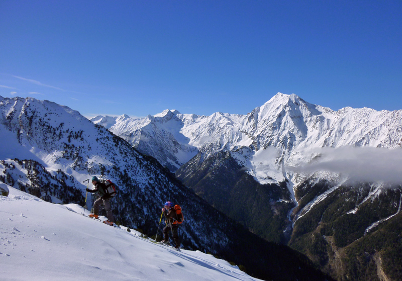 #10 Jean sous le sommet : devant la belle pyramide du pic d Jean sous le sommet : devant la belle pyramide du pic d'Aret