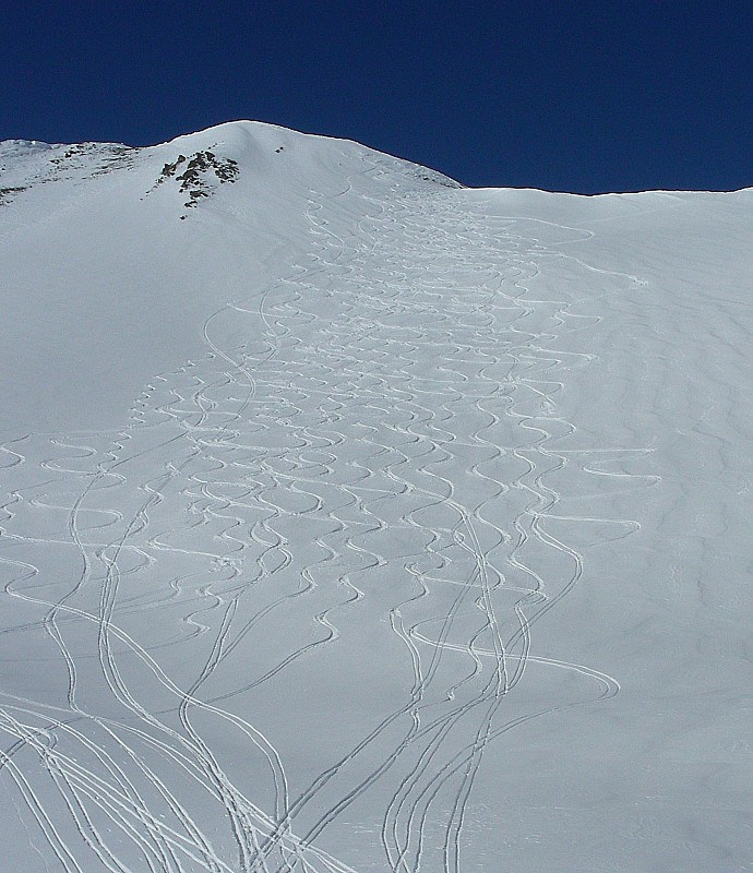 Descente : Sous le sommet, côté sud est... On a fait le passage!!!
(désolé pour les suivants!)