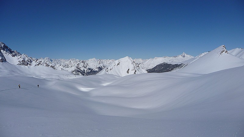 Le plat sous le col girardin : douce montée