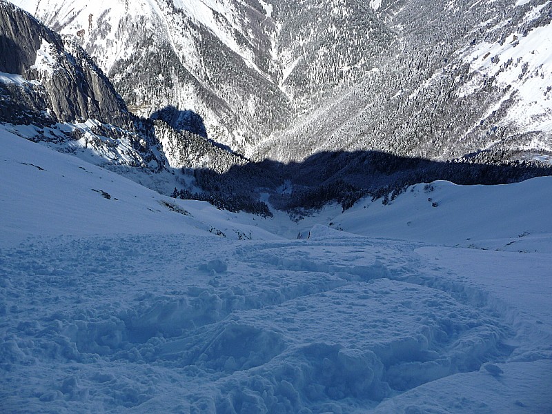 col d'Armenaz couloir Nord : vue sur le vallon côté Nord