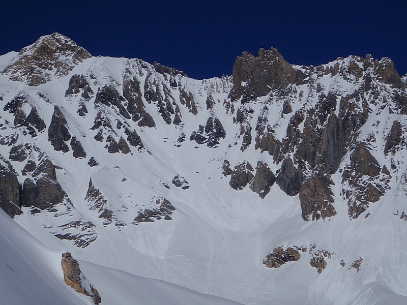 couloirs SE de la Dent : on voit toutes les purges