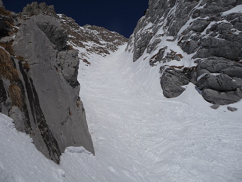 descente : vue depuis le pied du couloir