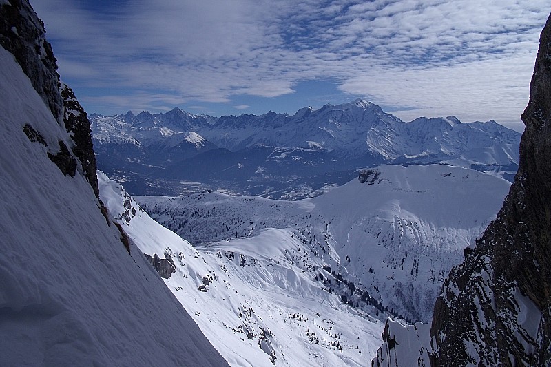Fond d'écran : Avec en toile de fond le massif du Mont-Blanc ! La classe!