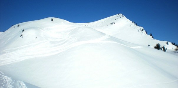 Le sommet : Pointe d'Ardens vue depuis les chalets d'Ardens